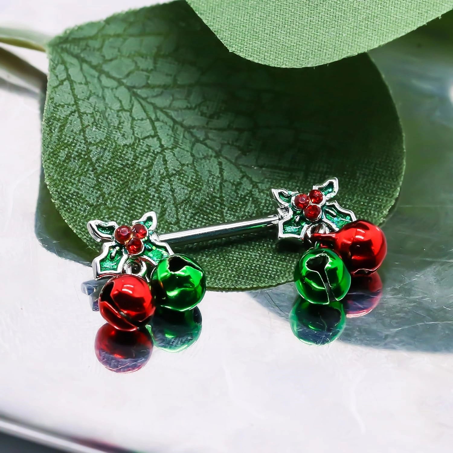  Macro shot of the 316L stainless steel barbell texture, emphasizing its surgical-grade, nickel-free quality.